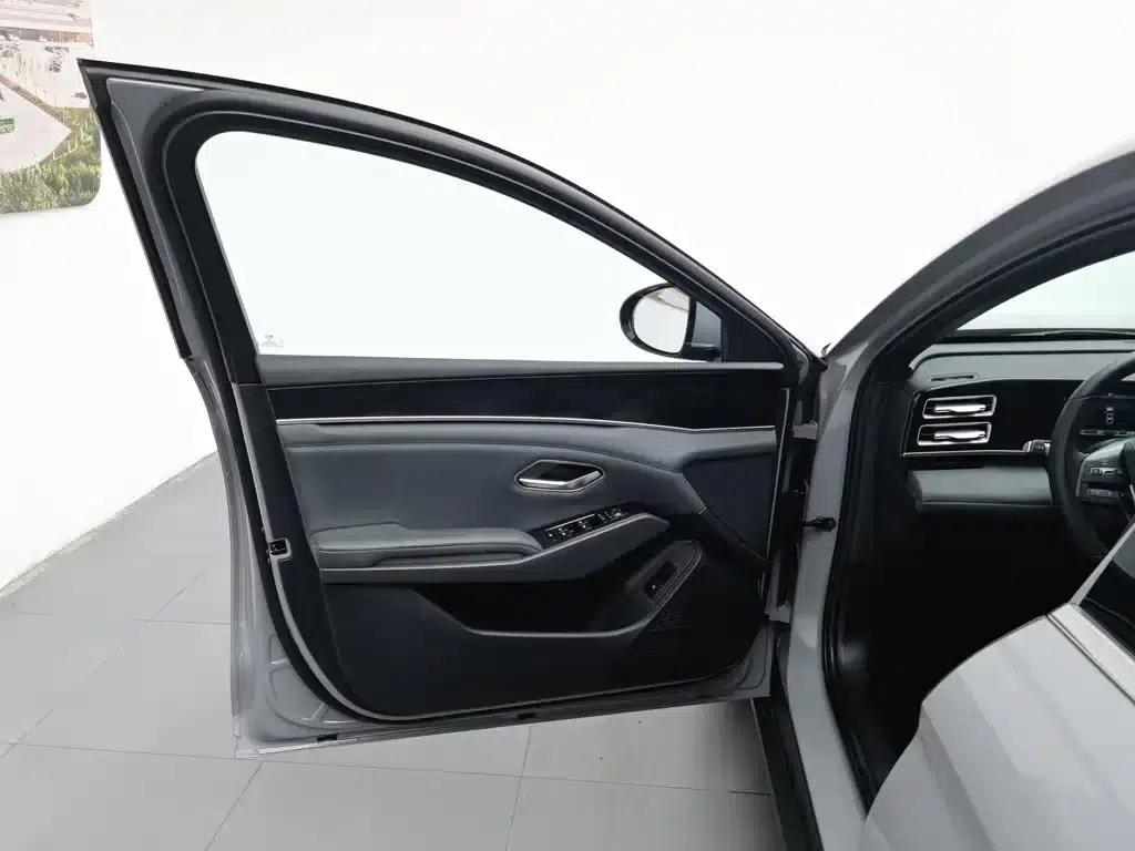 Qin L 2026 DM-i 128KM Progressive Edition — миниатюра 8