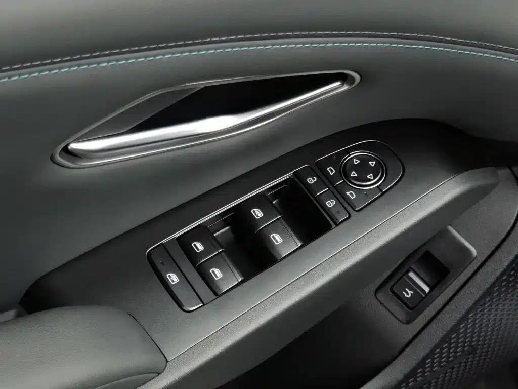 Qin L 2026 DM-i 128KM Progressive Edition — миниатюра 9