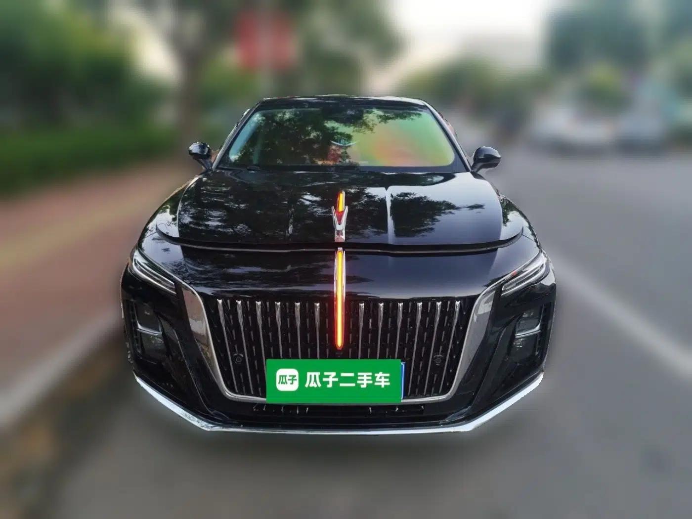 Hongqi H5 2025 2.0T Automatic Flag Edition – 500 000 Units Commemorative Version — миниатюра 2
