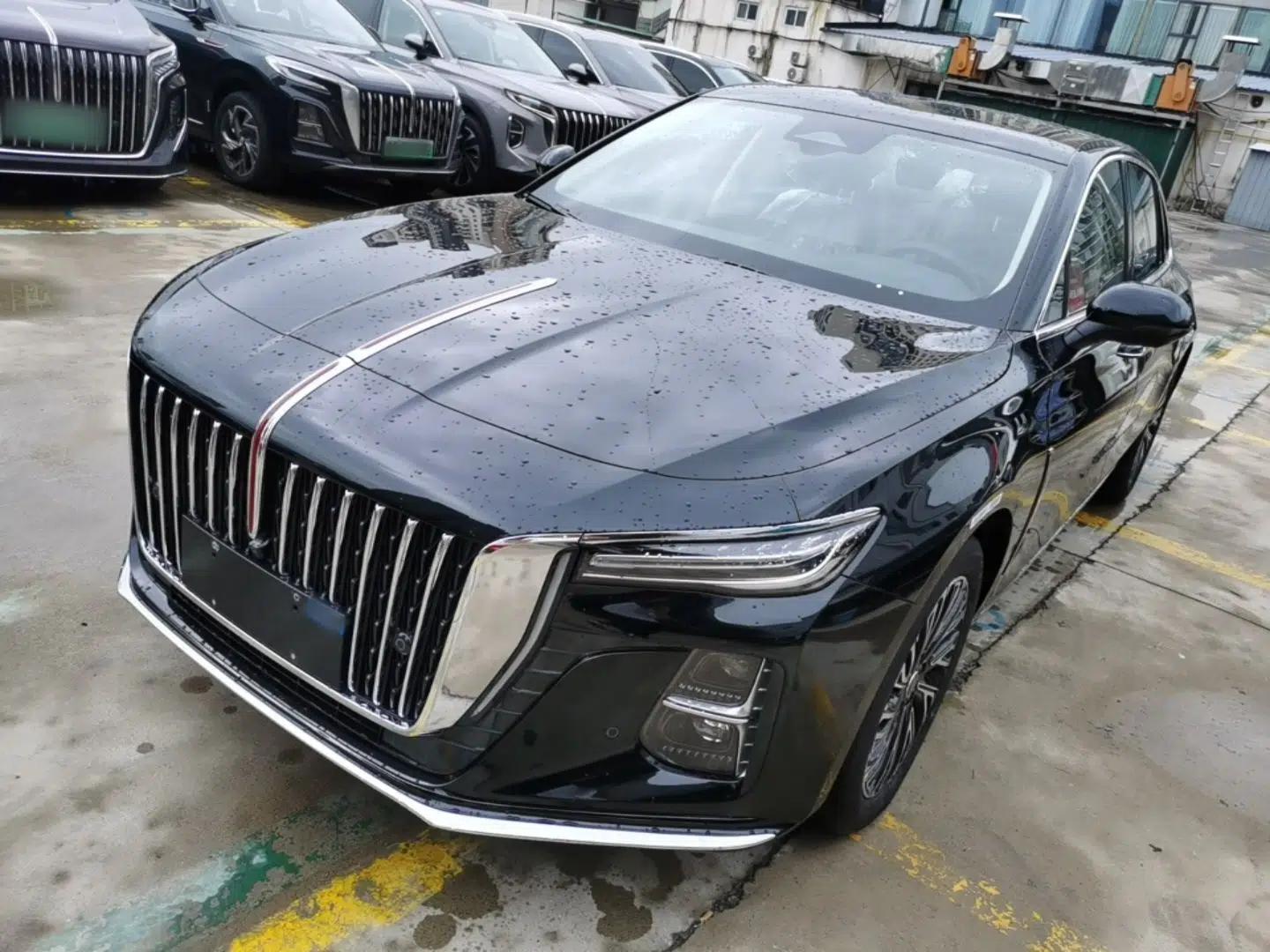 Hongqi H5 2025 2.0T Automatic Flag Edition – 500 000 Units Commemorative Version — миниатюра 1