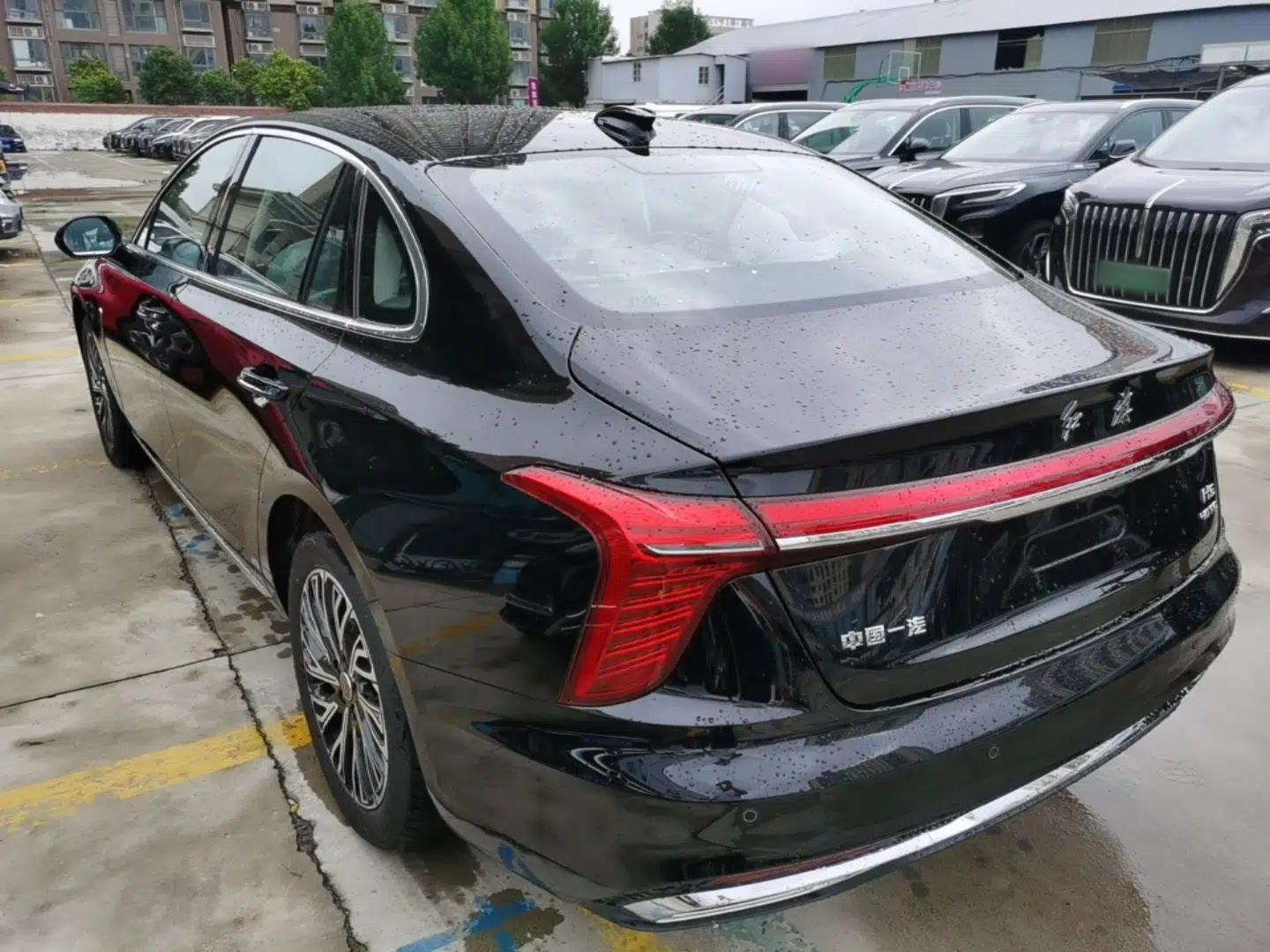 Hongqi H5 2025 2.0T Automatic Flag Edition – 500 000 Units Commemorative Version — миниатюра 4