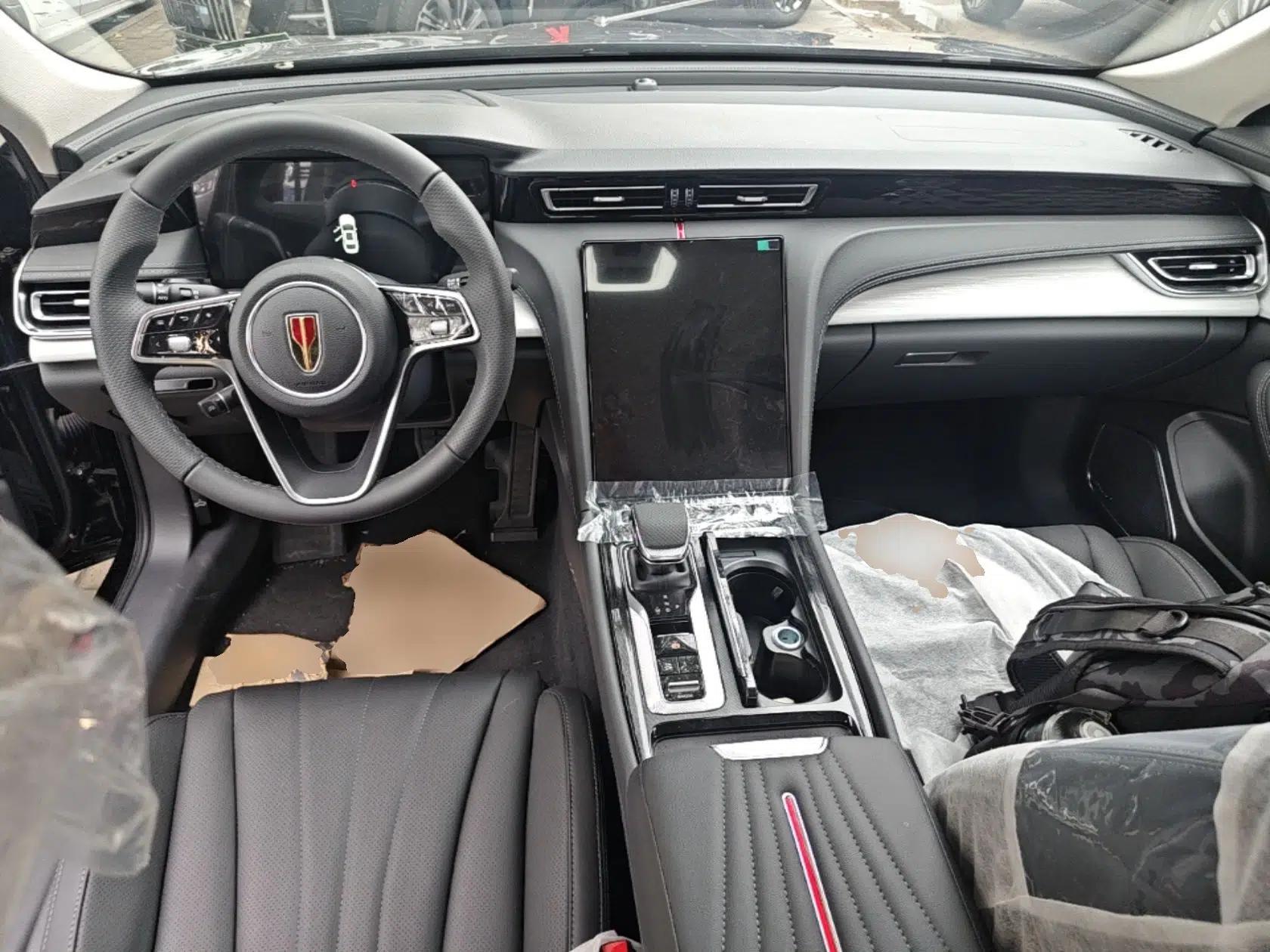 Hongqi H5 2025 2.0T Automatic Flag Edition – 500 000 Units Commemorative Version — миниатюра 12