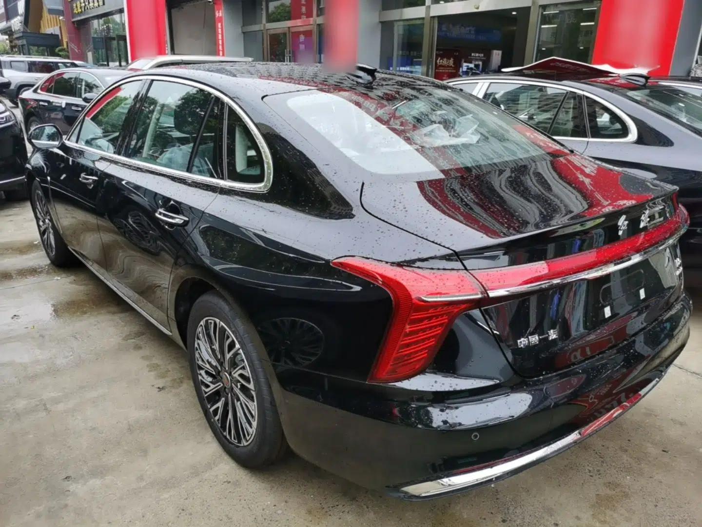 Hongqi H5 2025 2.0T Automatic Flag Edition – 500 000 Units Commemorative Version — миниатюра 4