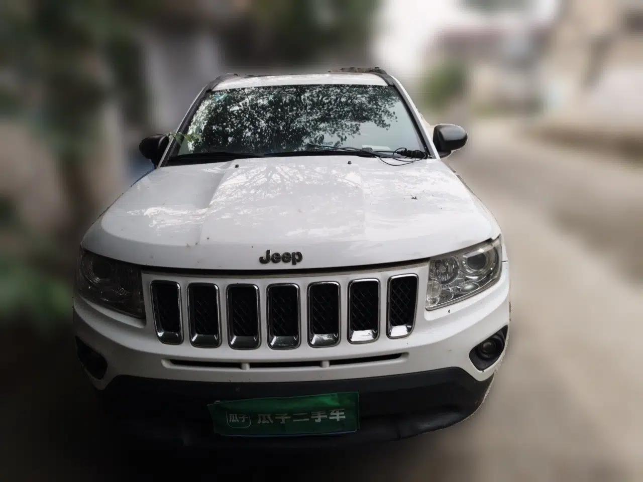 Jeep Compass 2012 2.0L two-wheel drive luxury version — миниатюра 2