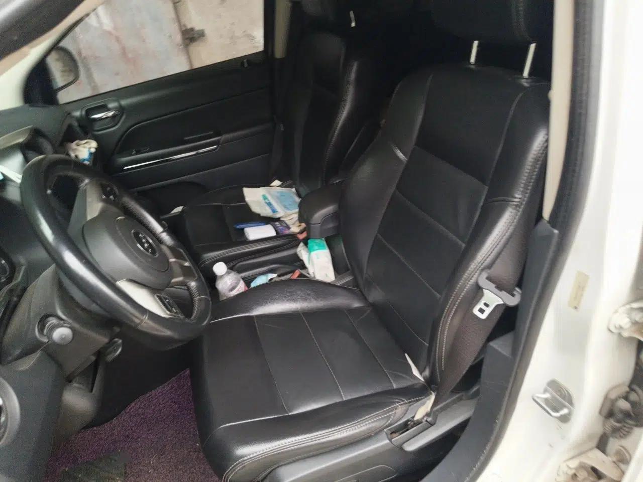 Jeep Compass 2012 2.0L two-wheel drive luxury version — миниатюра 15