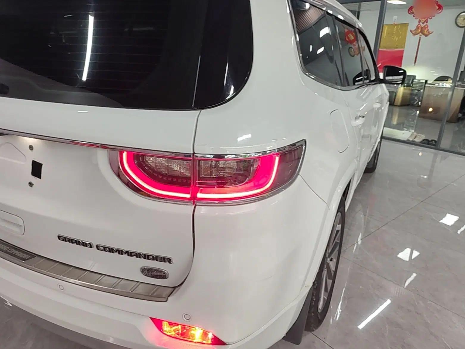 Jeep Grand Commander 2018 2.0T Four-Wheel Drive Smart Enjoyment Version China V Emission Standard — миниатюра 9