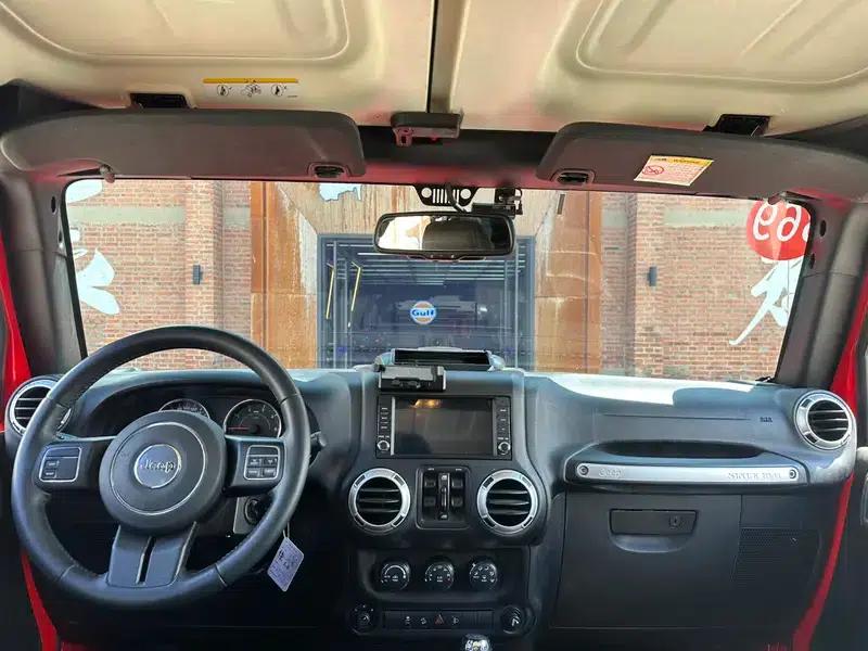 2015 Jeep Wrangler 2.8TD Sahara 4-Door — миниатюра 8