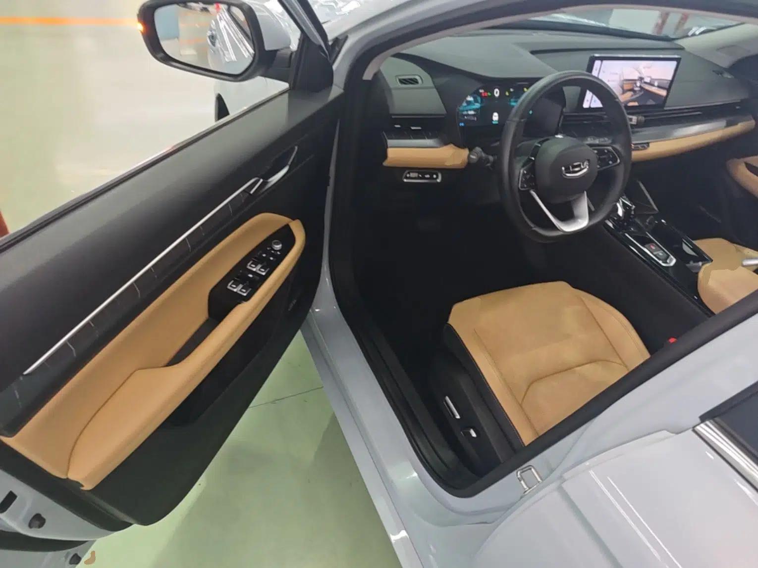 Geely Auto Emgrand L HiP 2024 Champion Edition 1.5TD-DHT Pro 100KM Excellence Model — миниатюра 18
