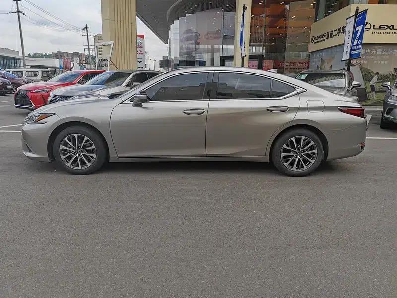 Lexus ES 2022 200 Premium Edition — миниатюра 3