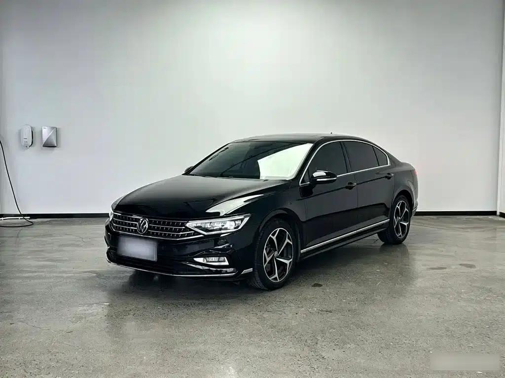 Volkswagen Magotan 2023 2 Millionth Unit Commemorative Edition 330TSI DSG Leading Model — миниатюра 1