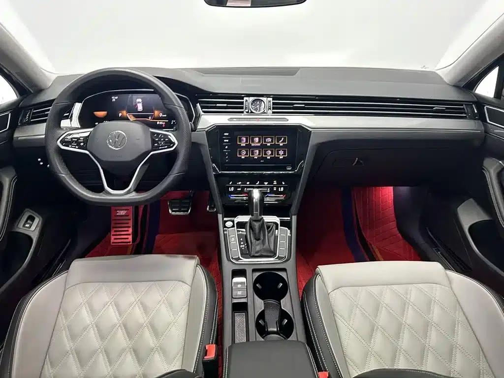Volkswagen Magotan 2023 2 Millionth Unit Commemorative Edition 330TSI DSG Leading Model — миниатюра 4