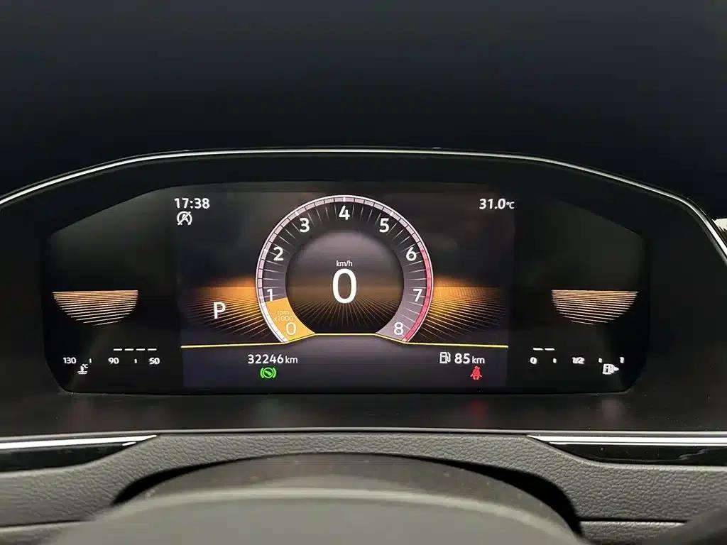 Volkswagen Magotan 2023 2 Millionth Unit Commemorative Edition 330TSI DSG Leading Model — миниатюра 5