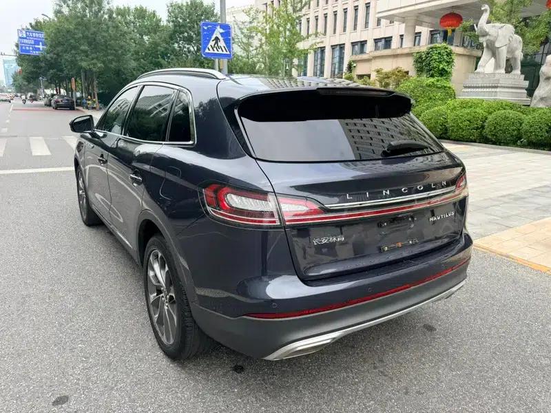 Navigator 2021 2.0T AWD Premium Edition — миниатюра 4