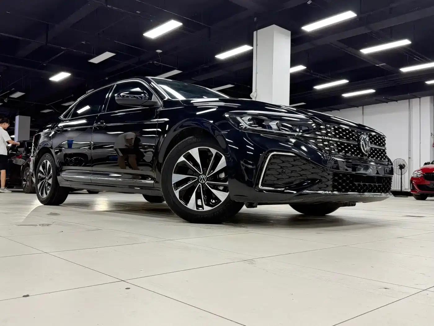 2023 Passat Facelift 280TSI Starry Sky Elite Edition — миниатюра 2