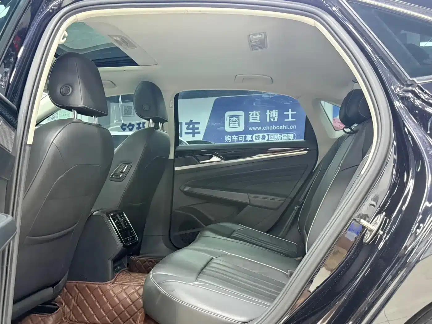 2023 Passat Facelift 280TSI Starry Sky Elite Edition — миниатюра 17
