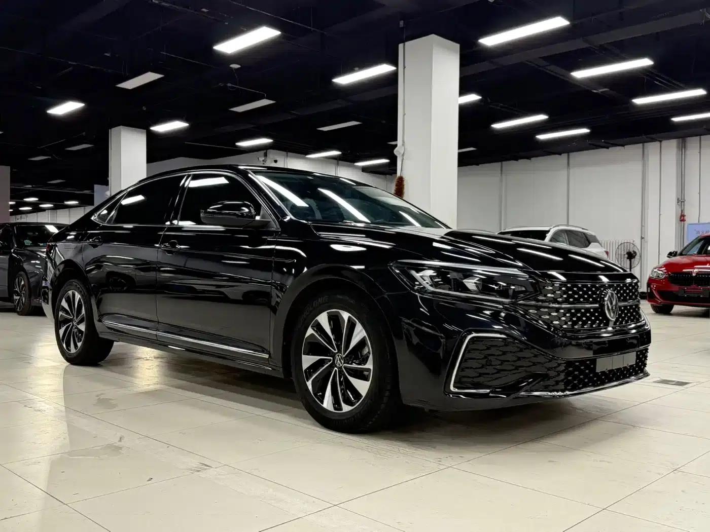 2023 Passat Facelift 280TSI Starry Sky Elite Edition — миниатюра 4