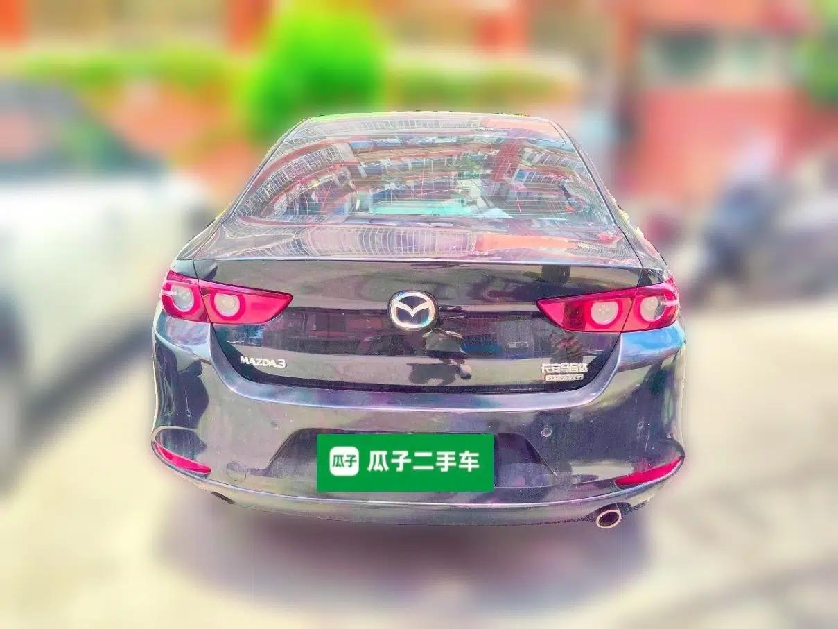 Mazda 3 Axela 2020 2.0L Automatic Luxury Version — миниатюра 5