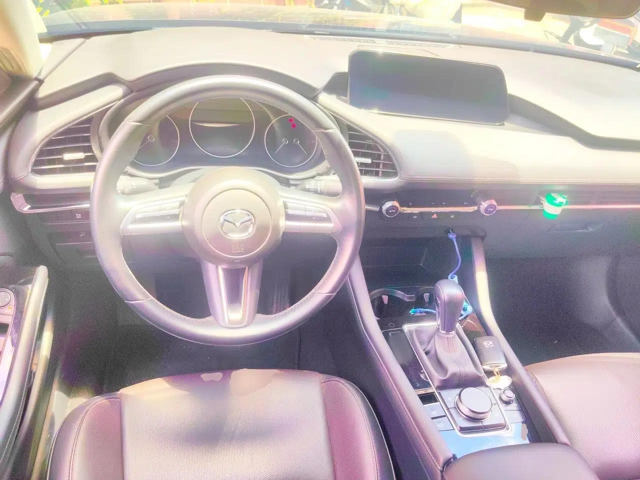 Mazda 3 Axela 2020 2.0L Automatic Luxury Version — миниатюра 9