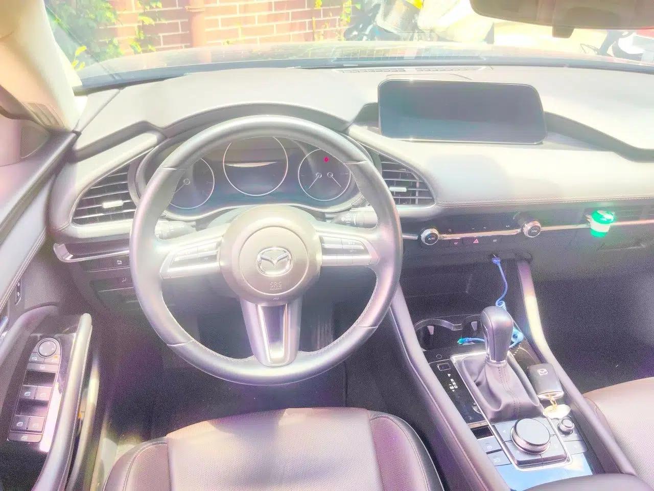 Mazda 3 Axela 2020 2.0L Automatic Luxury Version — миниатюра 10