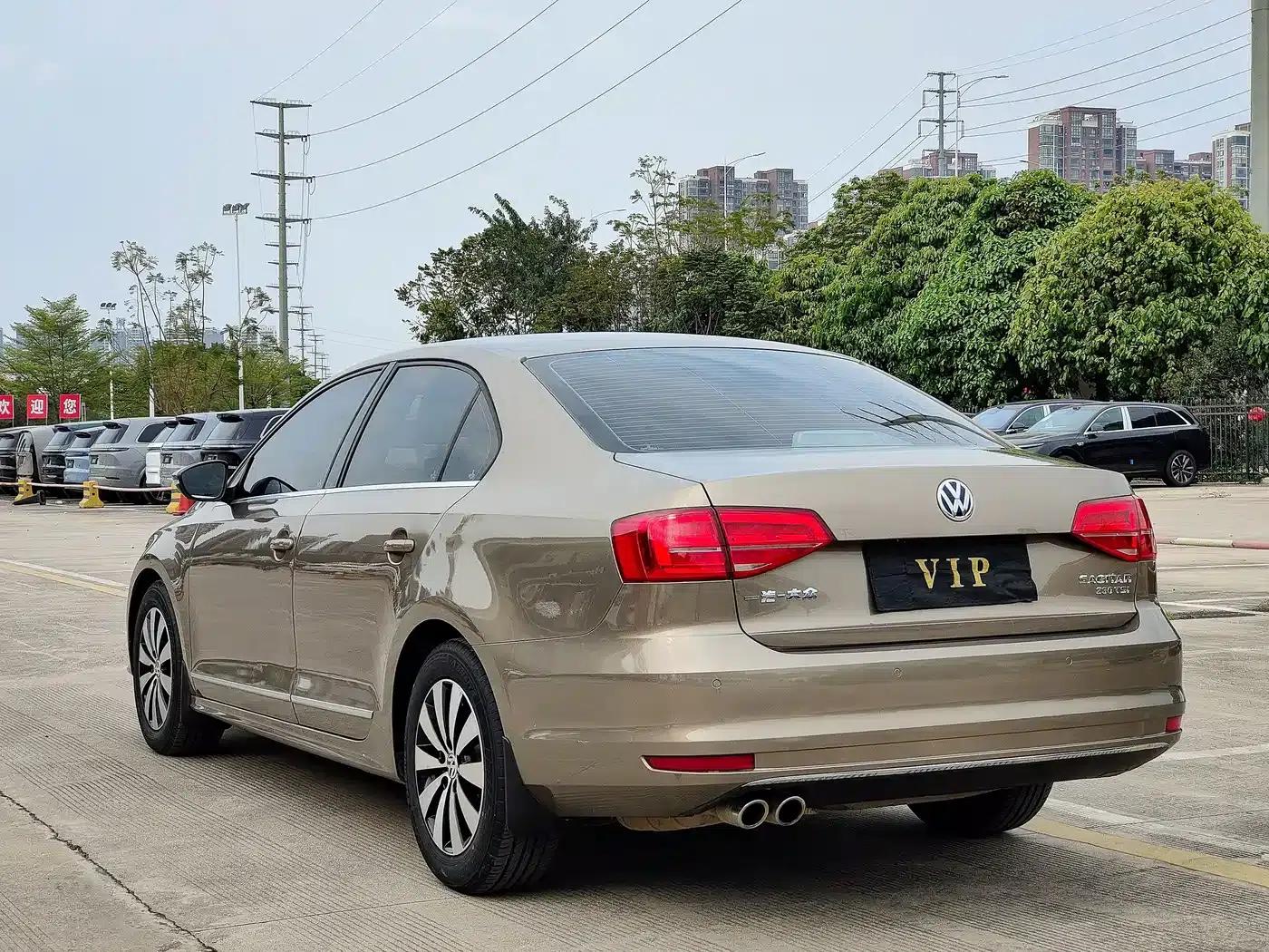 2015 Volkswagen Sagitar 230TSI Automatic Luxury — миниатюра 5