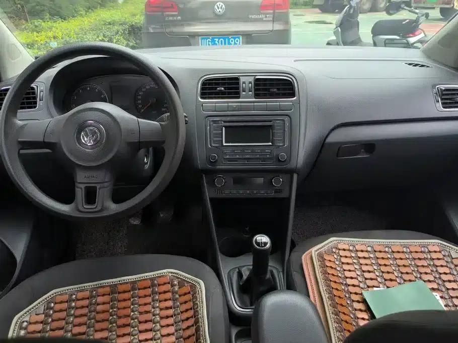 2013 Polo 1.6L Manual Comfort Edition — миниатюра 12