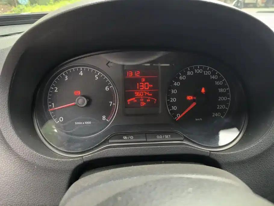 2013 Polo 1.6L Manual Comfort Edition — миниатюра 14