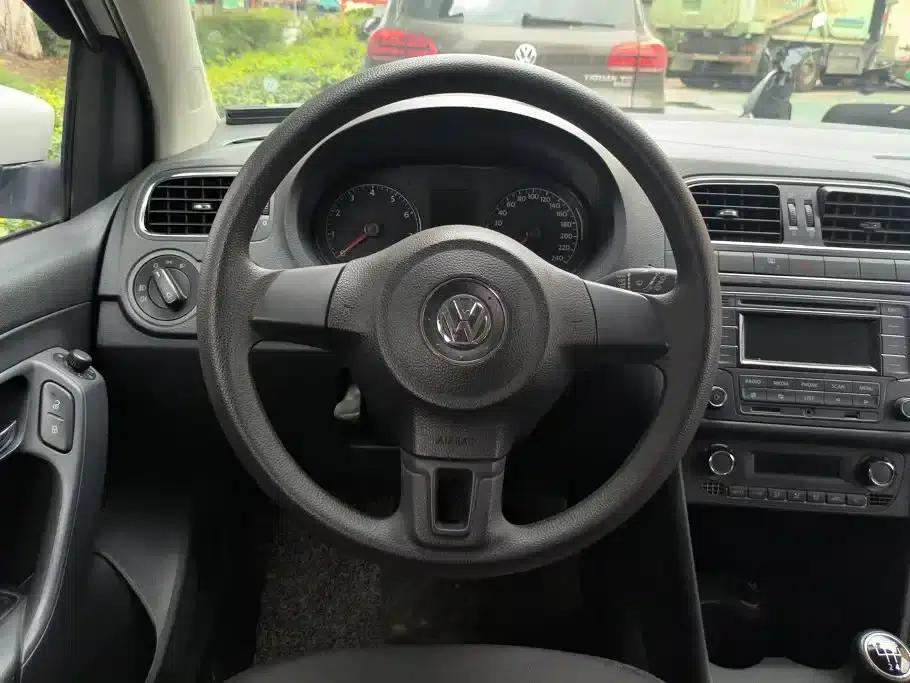 2013 Polo 1.6L Manual Comfort Edition — миниатюра 15