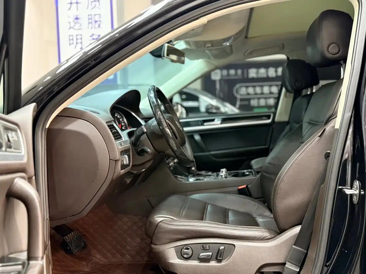 Touareg 2011 3.0TDI Diesel Comfort Model — миниатюра 4