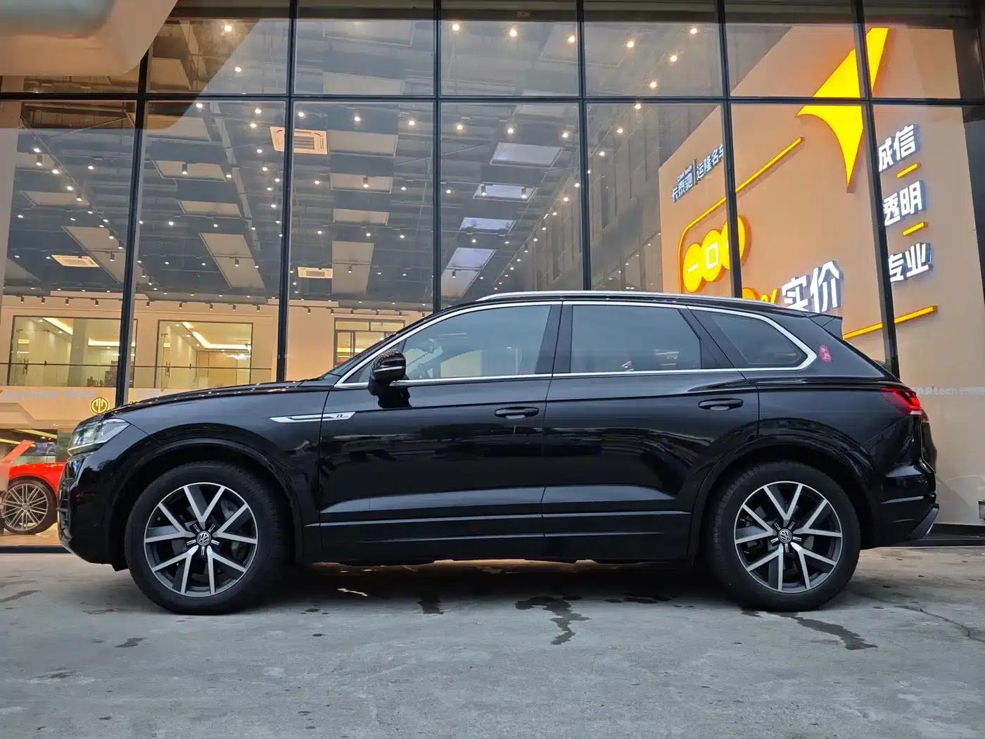 Touareg 2019 3.0TSI R-Line Edition (China VI Emission Standard) — миниатюра 2