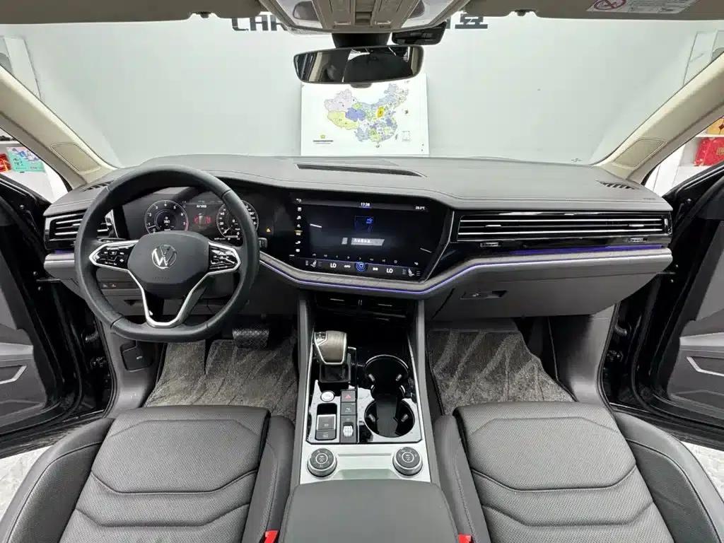 2023 Volkswagen Touareg 3.0TSI R-Line Classic Sport Package — миниатюра 11