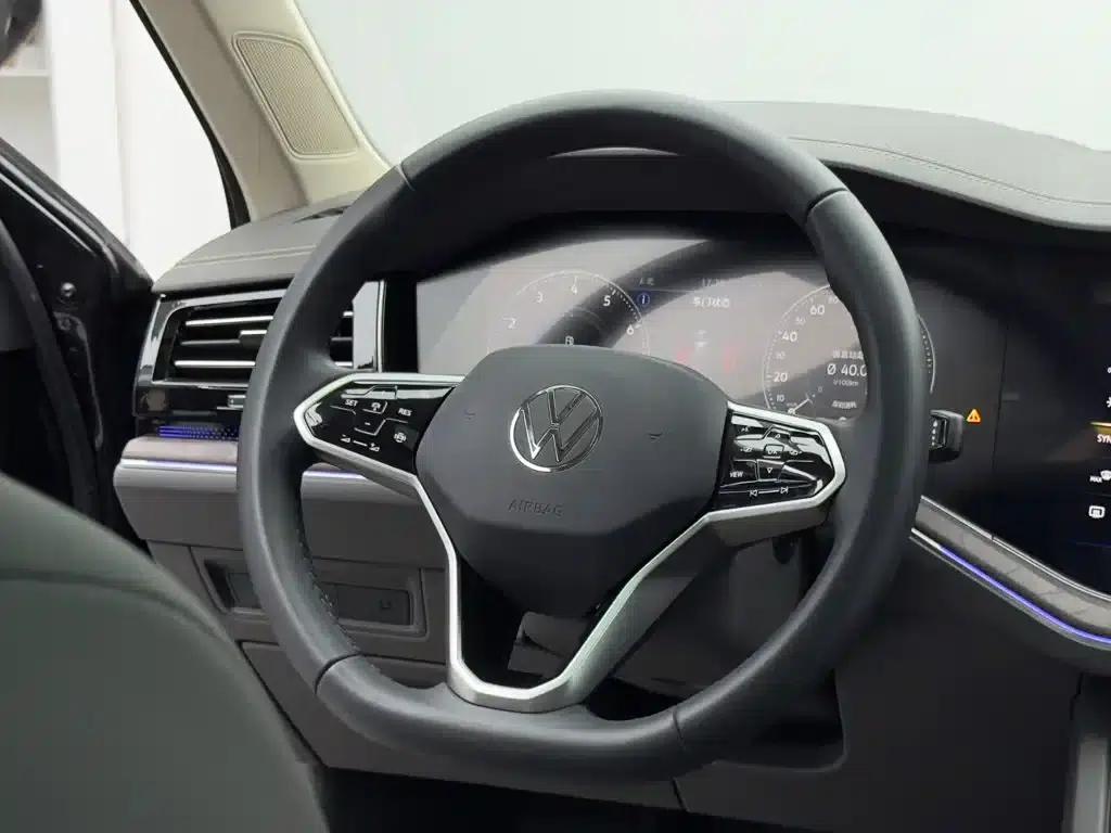 2023 Volkswagen Touareg 3.0TSI R-Line Classic Sport Package — миниатюра 13