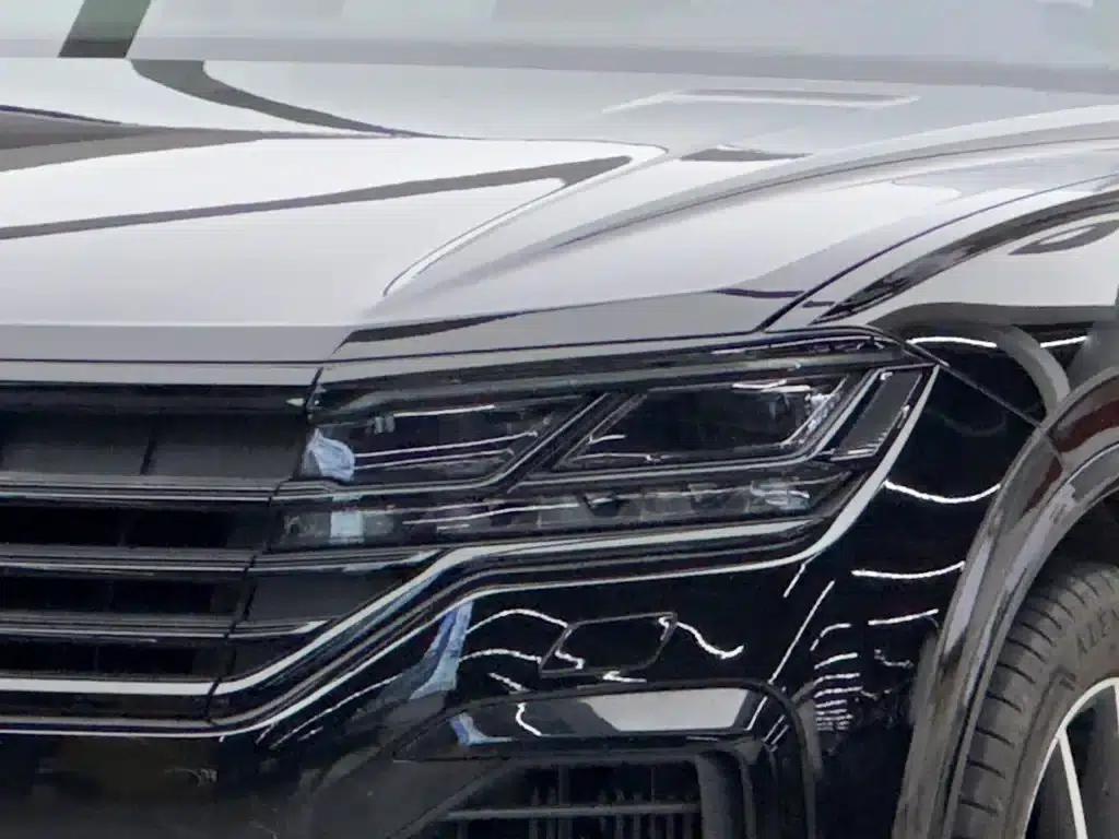 2023 Volkswagen Touareg 3.0TSI R-Line Classic Sport Package — миниатюра 3