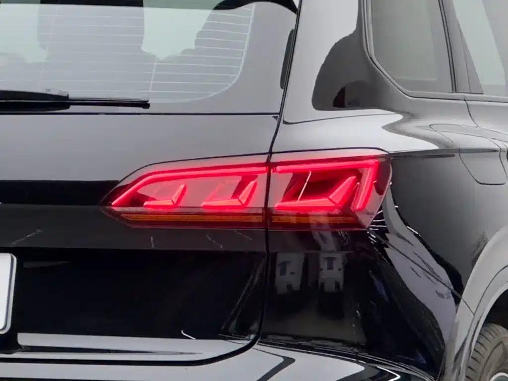 2023 Volkswagen Touareg 3.0TSI R-Line Classic Sport Package — миниатюра 6