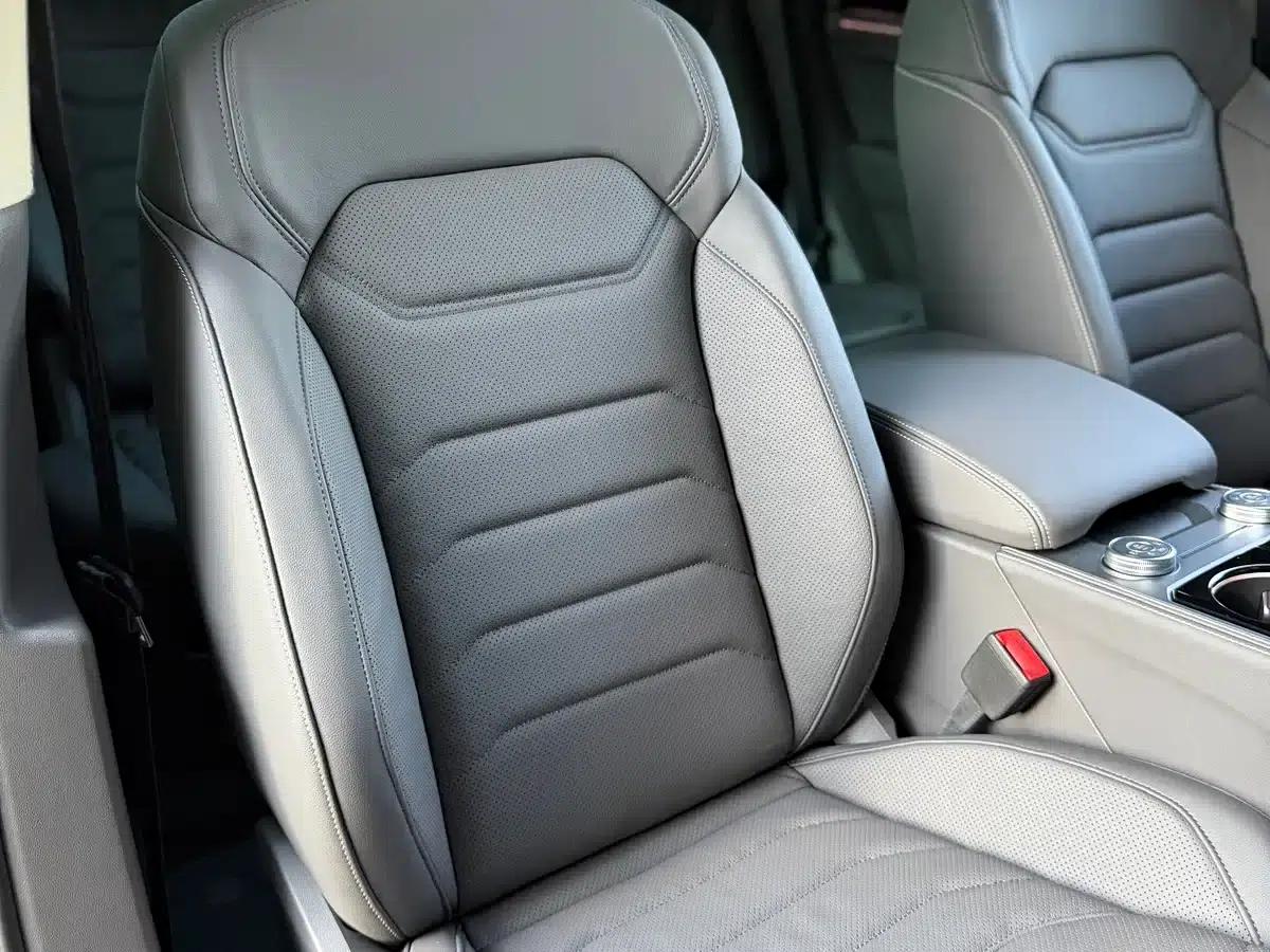 2026 Touareg 3.0TSI Edge Edition, Obsidian Black Sport Package — миниатюра 19