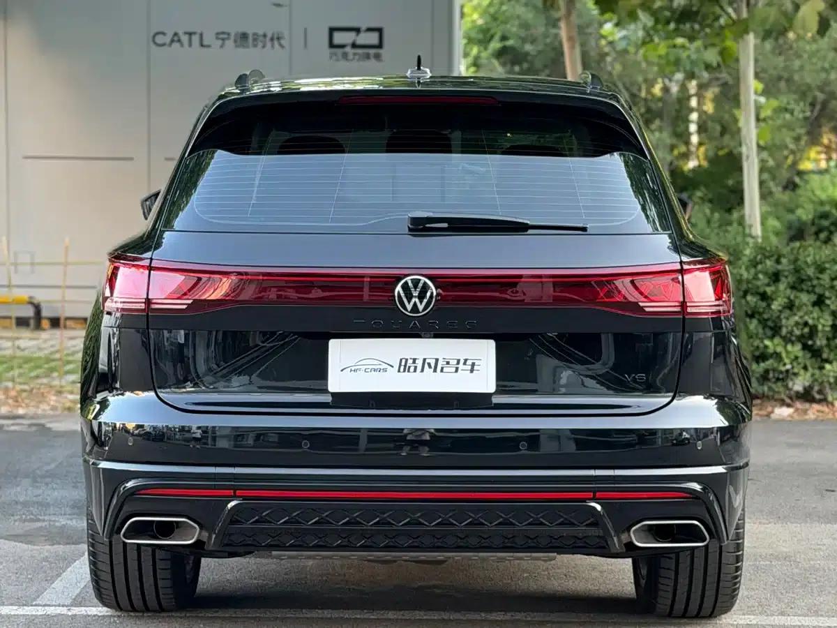 2026 Touareg 3.0TSI Edge Edition, Obsidian Black Sport Package — миниатюра 4