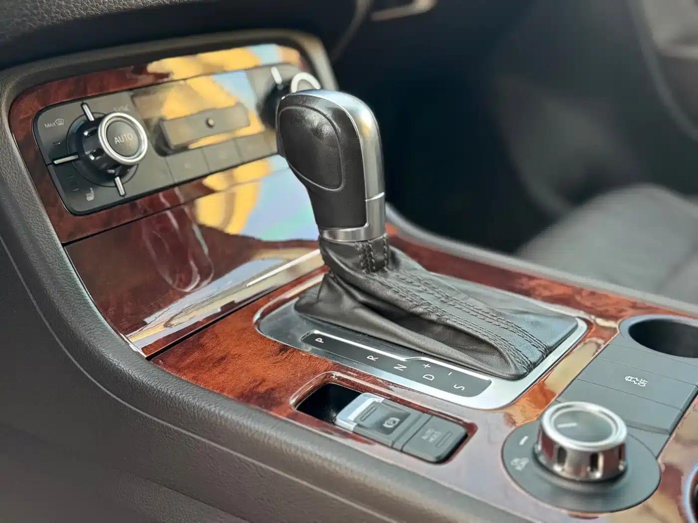 Touareg 2011 3.0TDI Diesel Standard Edition — миниатюра 16