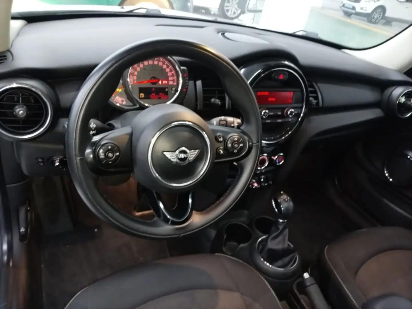 MINI 2016 1.2T ONE Pioneer Edition — миниатюра 12