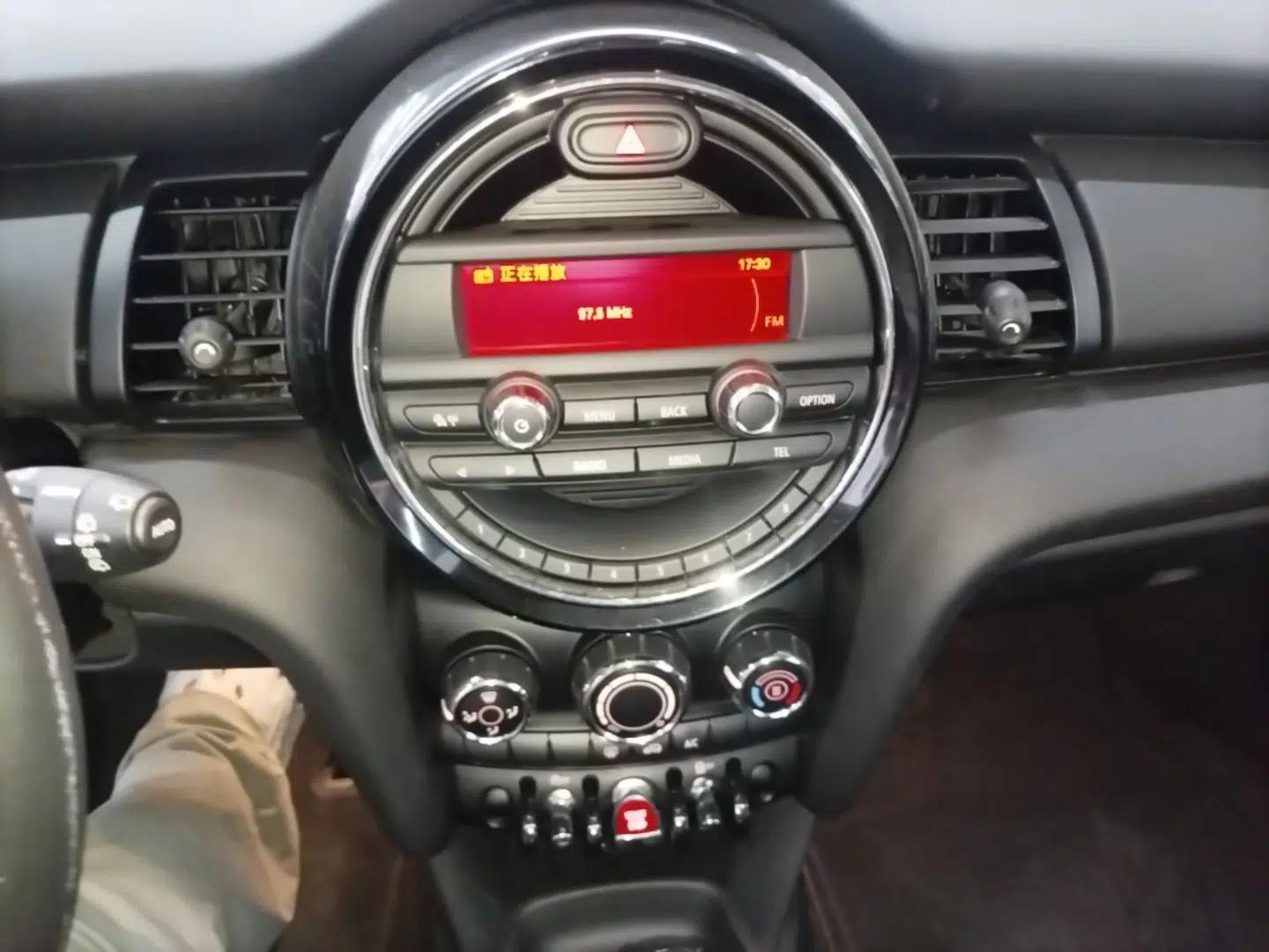 MINI 2016 1.2T ONE Pioneer Edition — миниатюра 15