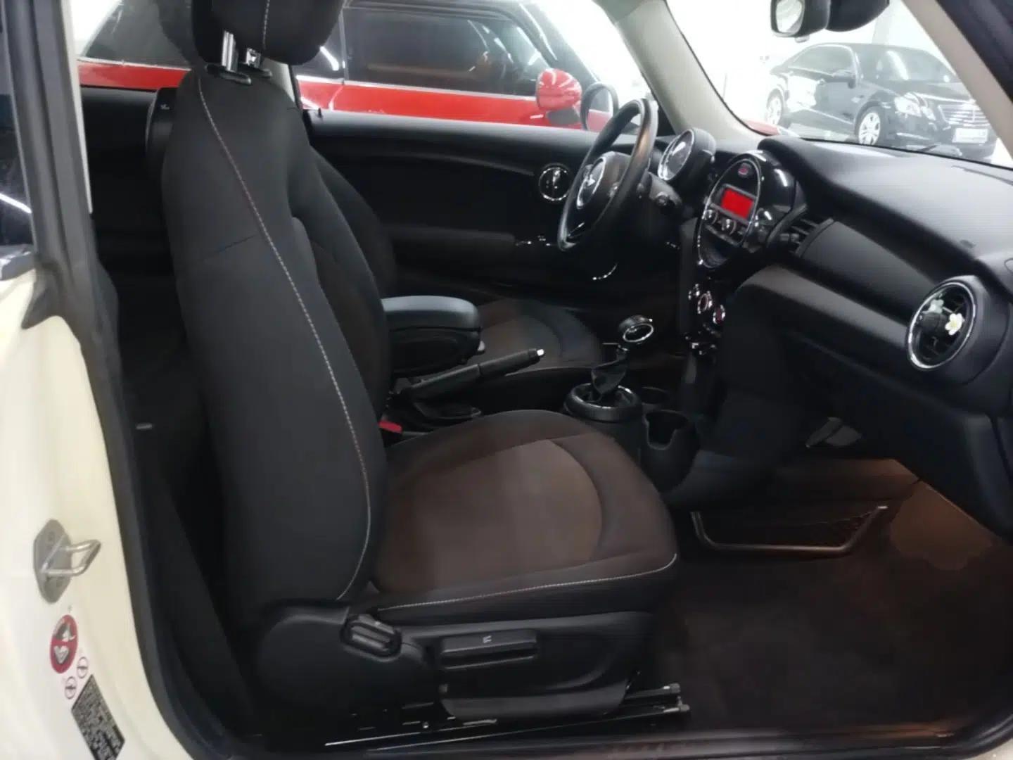 MINI 2016 1.2T ONE Pioneer Edition — миниатюра 19