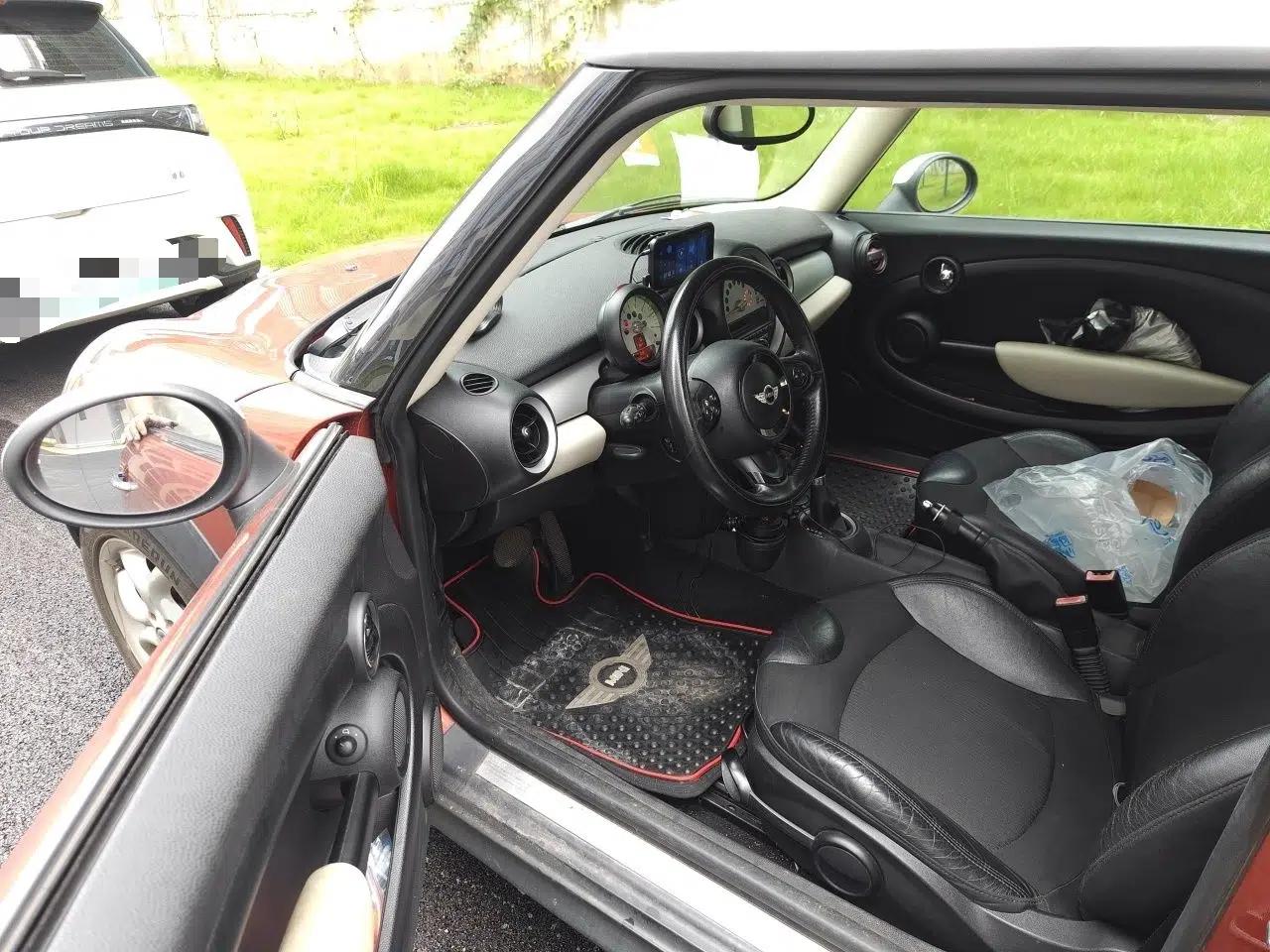 MINI 2011 1.6L COOPER Fun — миниатюра 16