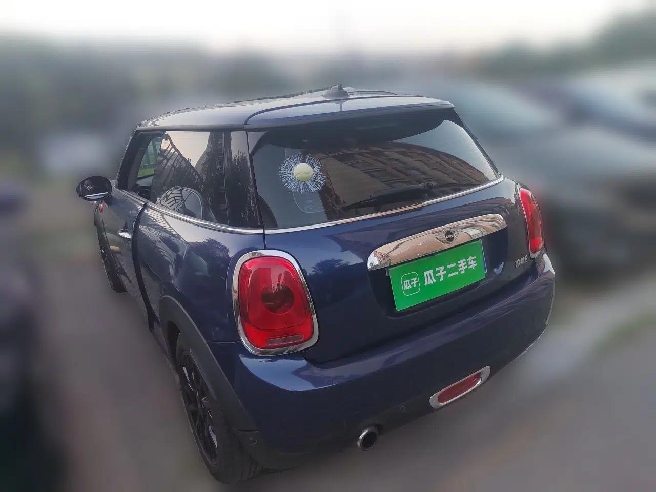 MINI 2016 1.2T ONE Pioneer Edition — миниатюра 4