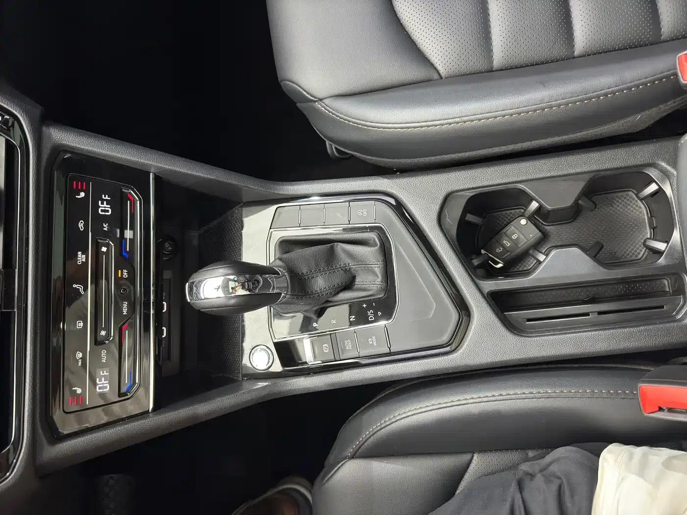 Tharu 2022 280TSI 2WD Luxury Edition — миниатюра 13