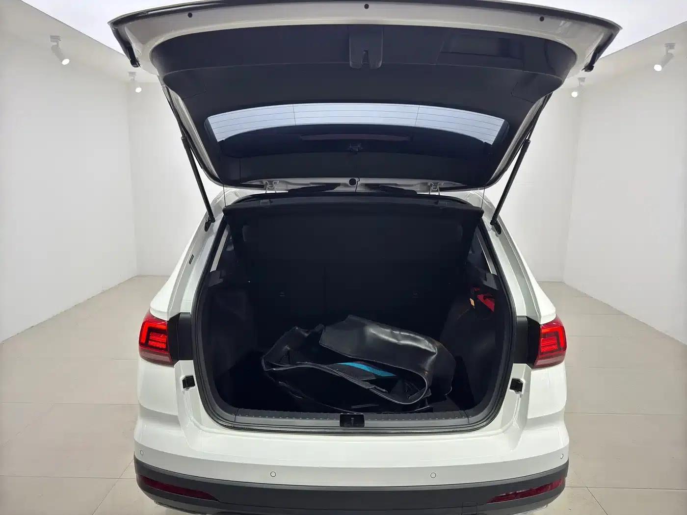 Tharu 2022 280TSI 2WD Luxury Edition — миниатюра 15
