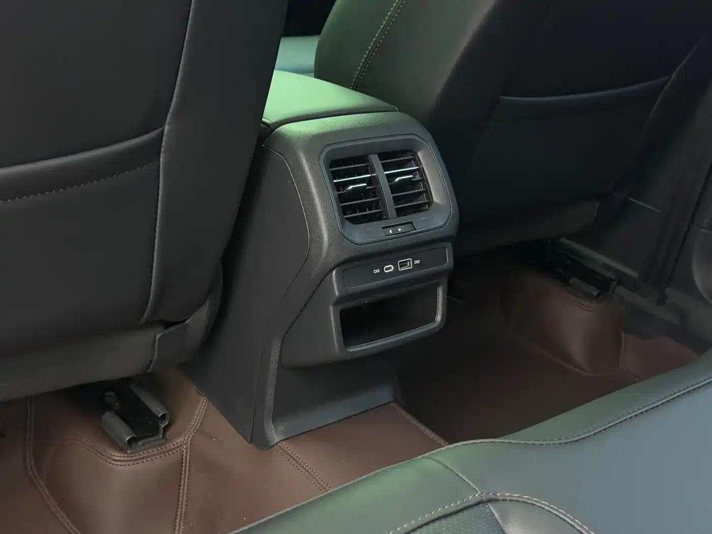 Tharu 2022 280TSI 2WD Luxury Edition — миниатюра 15