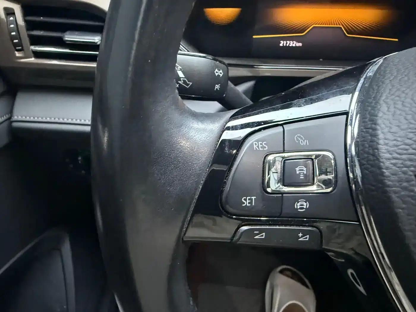 Tharu 2021 280TSI 2WD Luxury Edition PLUS — миниатюра 12