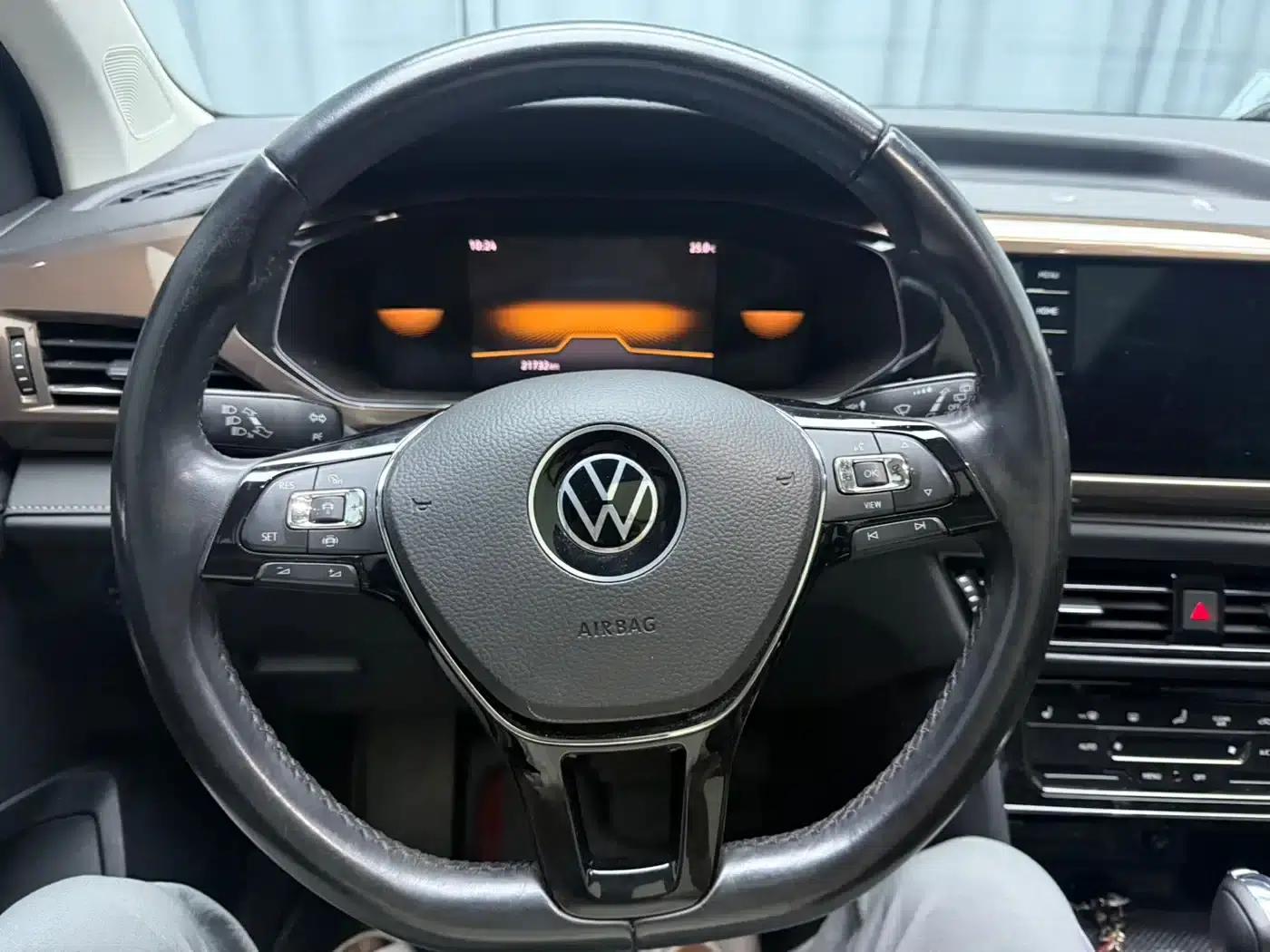Tharu 2021 280TSI 2WD Luxury Edition PLUS — миниатюра 13