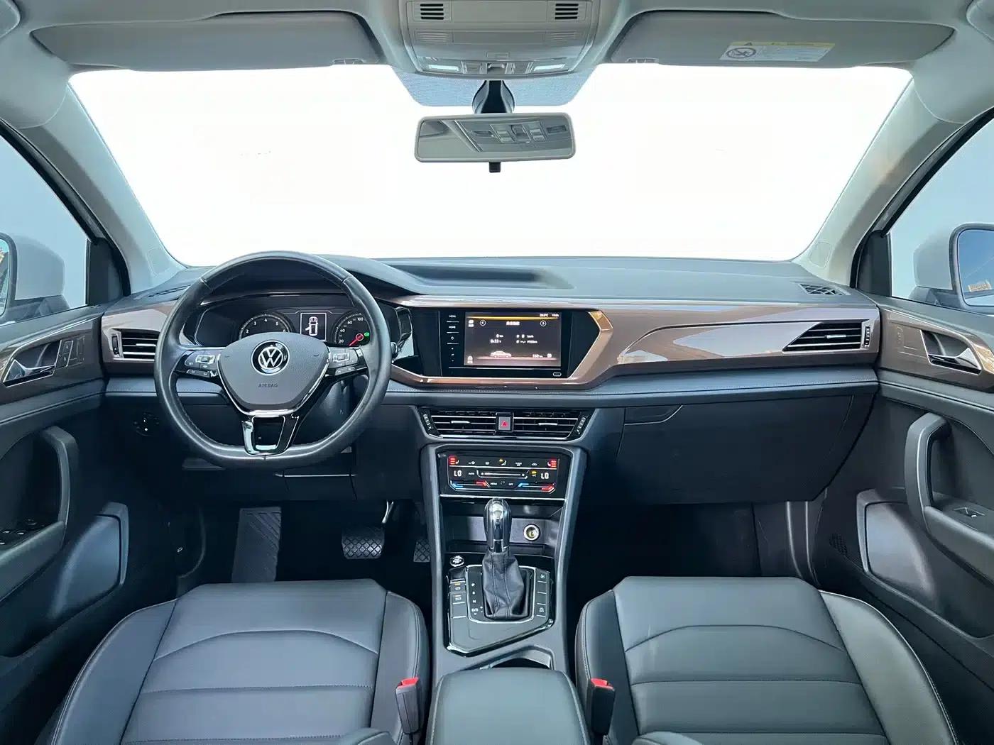 Tharu 2021 280TSI 2WD Luxury Edition PLUS — миниатюра 8
