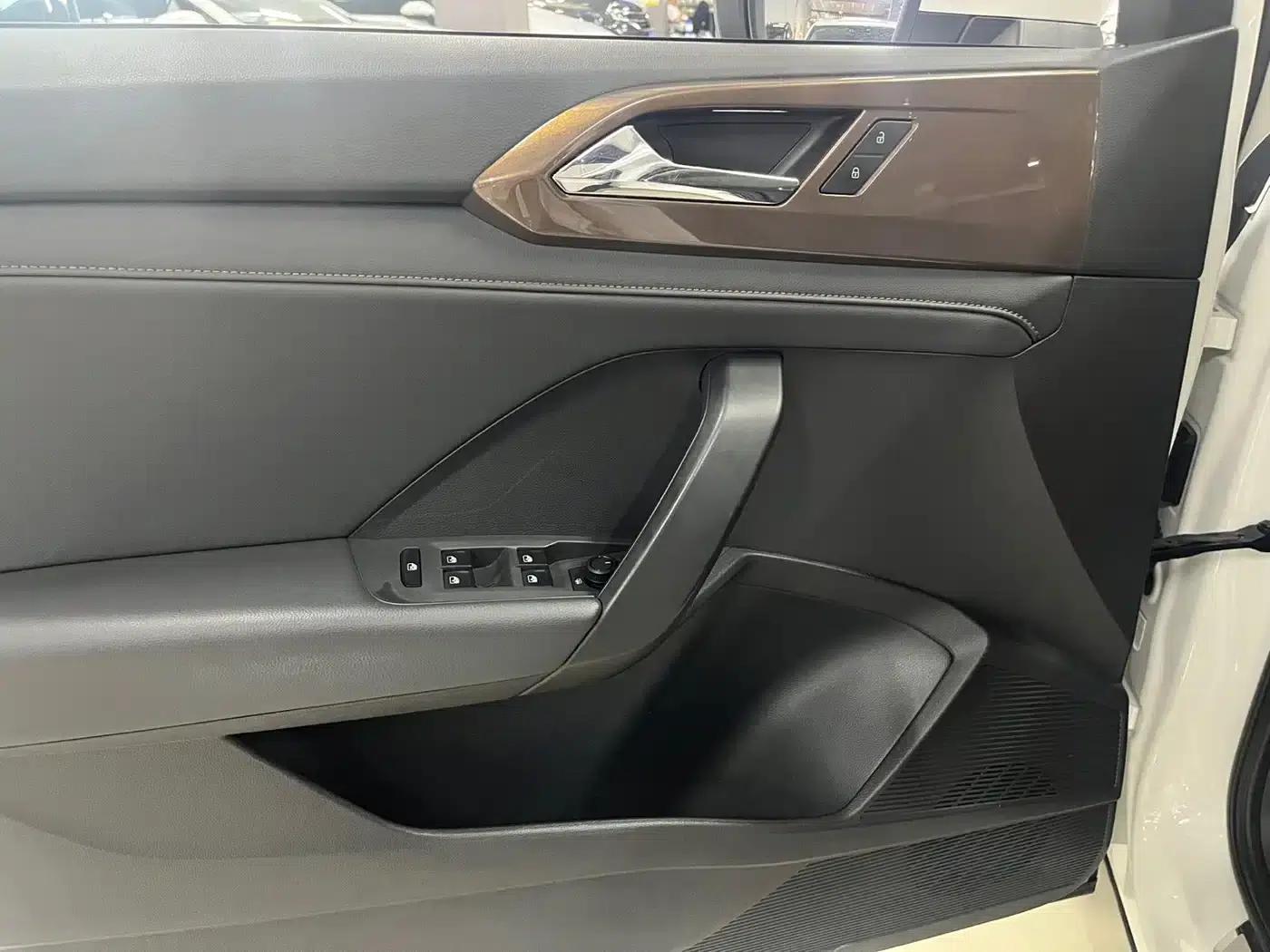 Tharu 2022 280TSI 2WD Comfort Edition — миниатюра 7