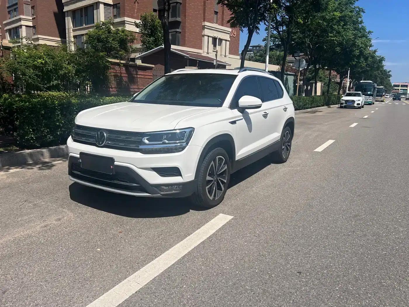 Tharu 2021 330TSI AWD Luxury Edition PLUS — миниатюра 1