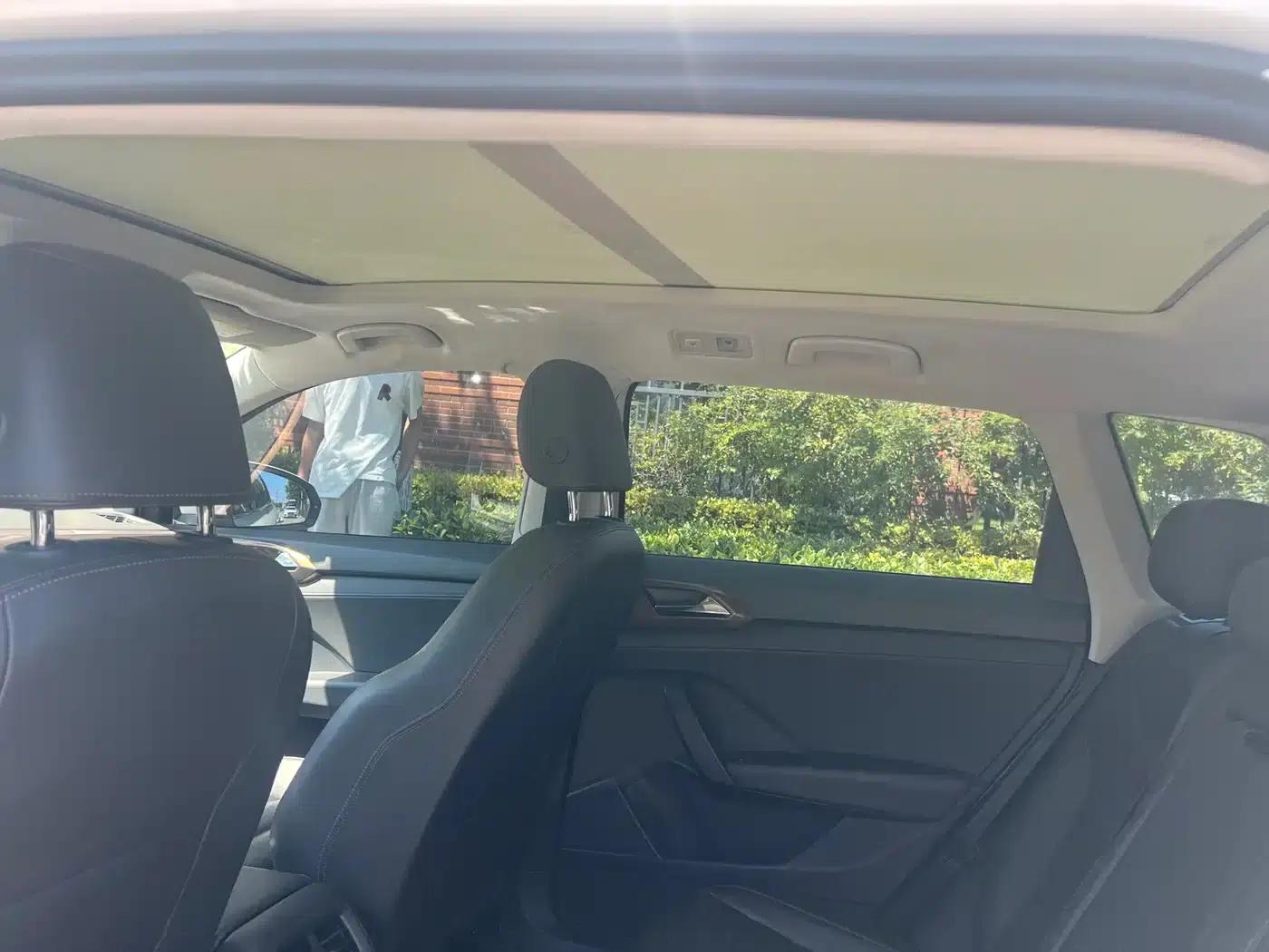 Tharu 2021 330TSI AWD Luxury Edition PLUS — миниатюра 10